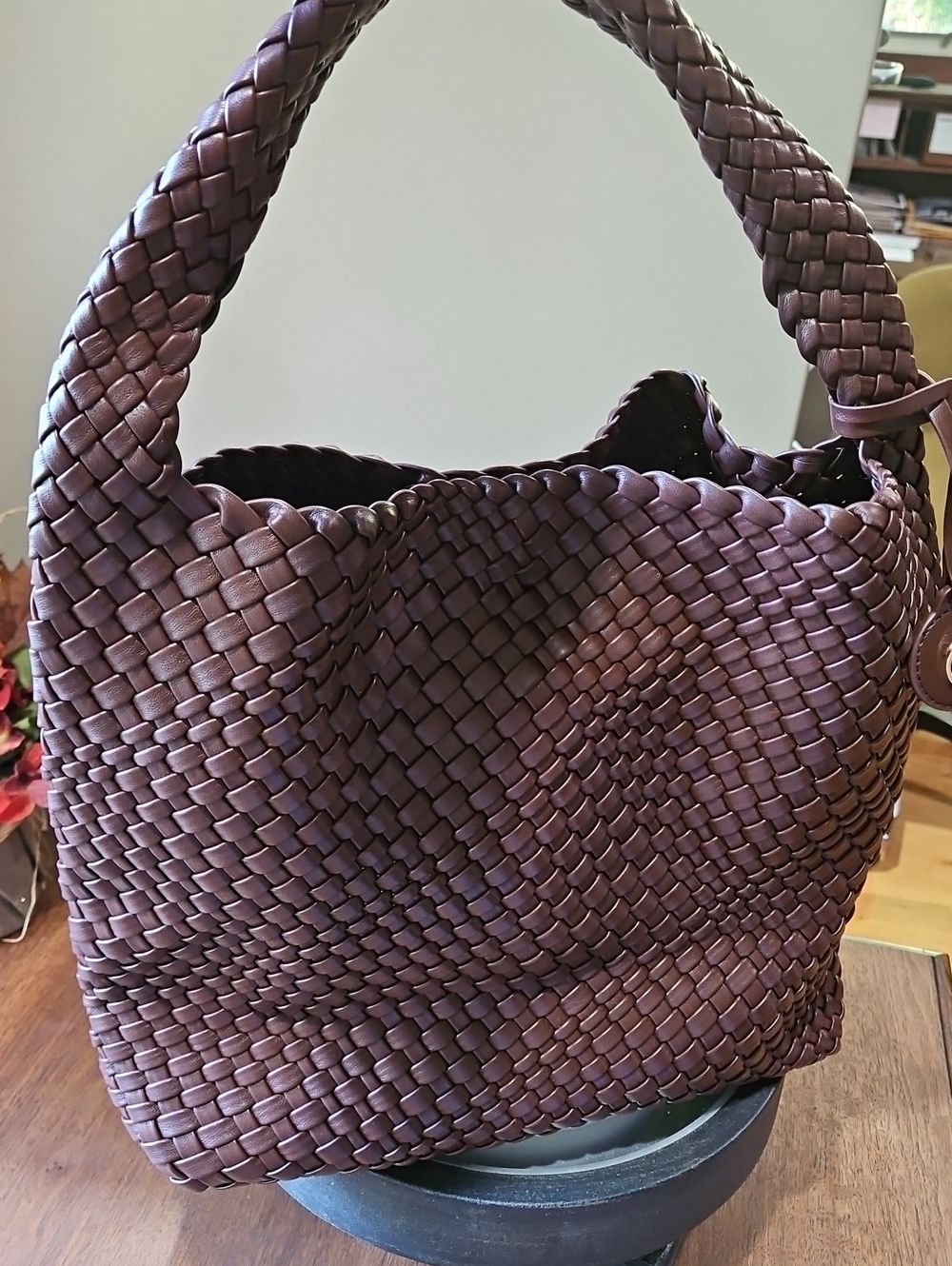 Woven Shoulder Bag in Mauve Brown